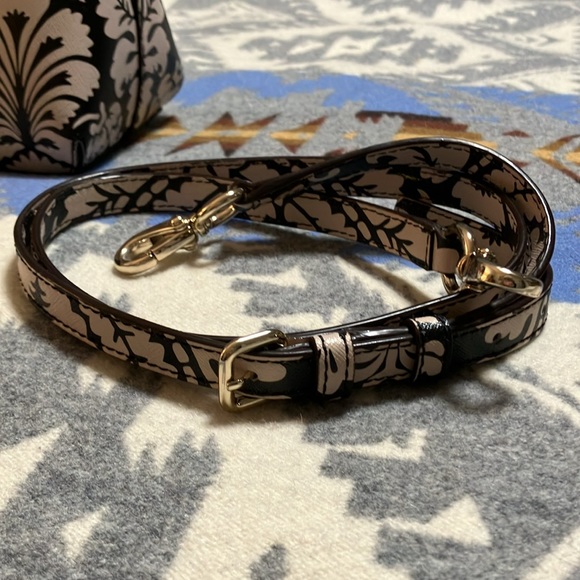 🌷Kate Spade 🌹 Dome Bag 🌸 - Picture 7 of 10